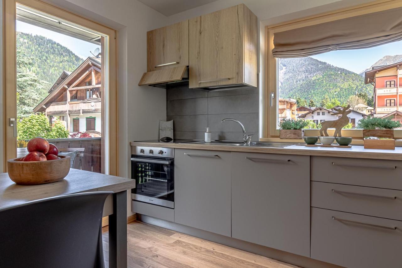 Suite Italy Pinzolo Due Giustino ภายนอก รูปภาพ